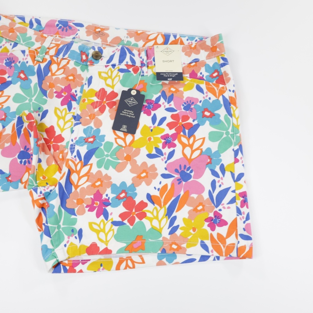 St. John's Bay Women Mid Rise Stretch Floral Chino Shorts Multicolor 18 Tall - Picture 3 of 9